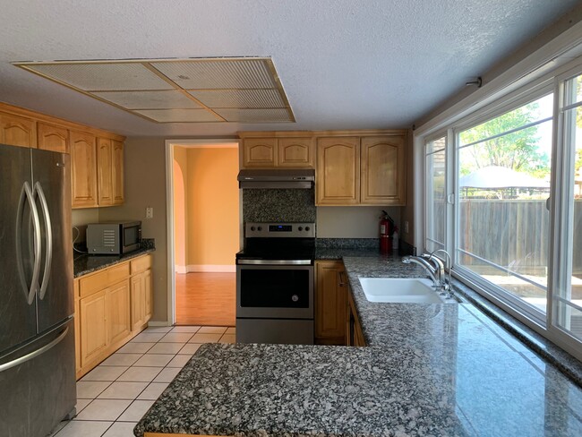 Kitchen - 3374 Picadilly Dr