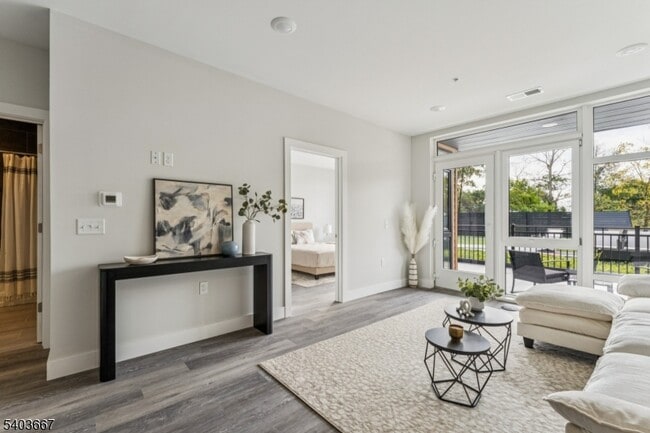 Photo - 140 W Webster Ave Unit 201