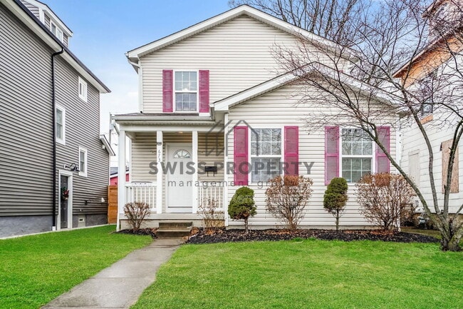 Building Photo - 673 Gilbert St