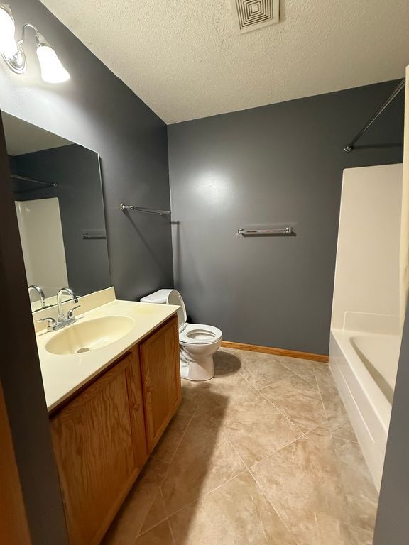 Building Photo - 1525 McIntosh Cir