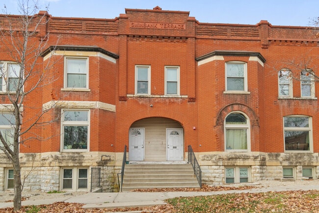 Building Photo - 115 N Hickory St Unit C