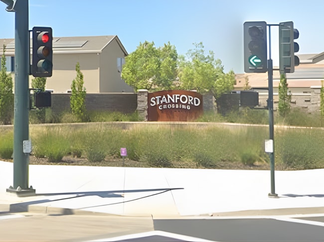 Photo - 676 Rosedale Wy