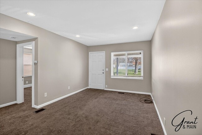 Photo - $1250 2 bedroom bungalow