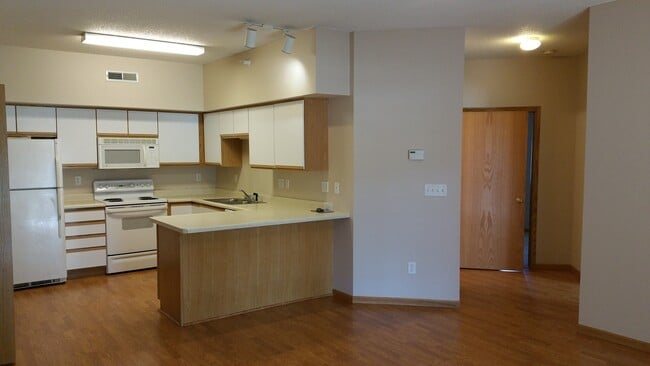 Photo - 2 bedroom, 1 bath condo on Iowa City's southeast side Unidad 2