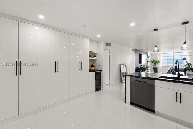 Photo - 1050 93rd St Unidad 7H