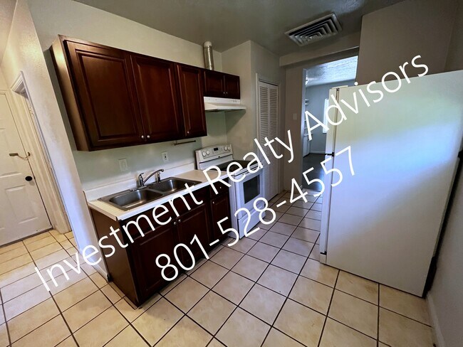 Photo - 1073 West 700 S