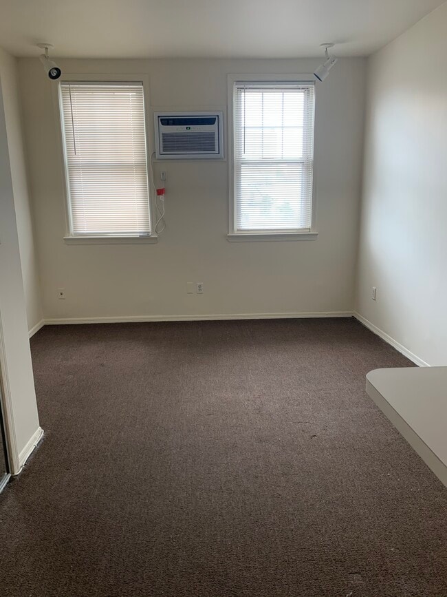 Photo - 170 Academy St