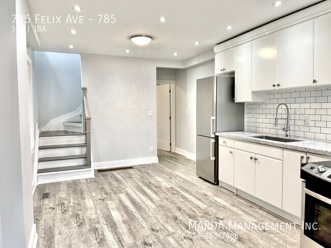 Photo - NEW RENOVATED 3 BED / 2.5 BATH! + HYDRO & GAS Unité 785