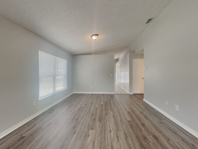 Photo - 1848 Coyote Pl