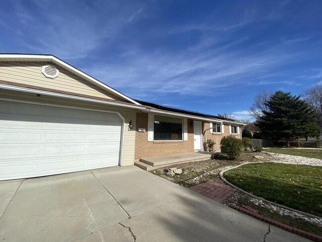 Building Photo - 189 Tennyson Ave