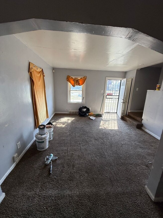 Photo - Newly Renovated 2 Bedroom / 1 Bath Duplex ...