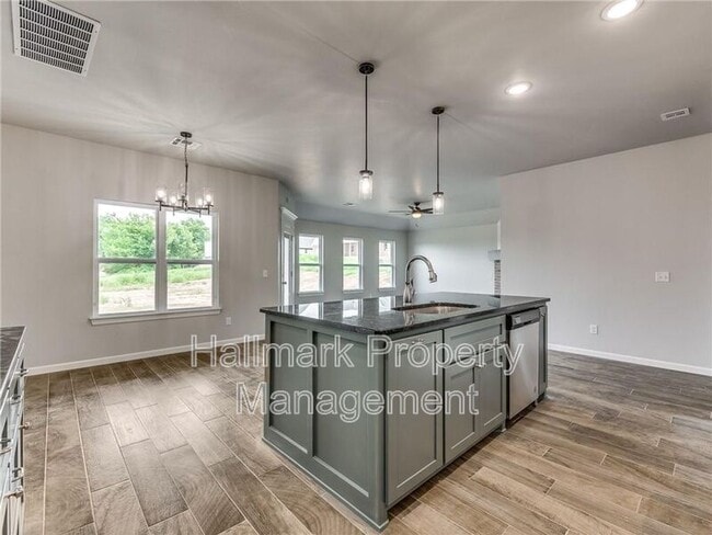 Photo - 4037 Hart St