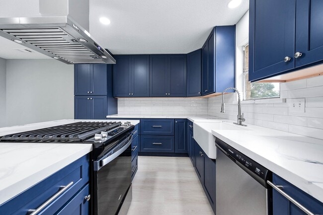 Building Photo - 3610 Brier Gardens Dr