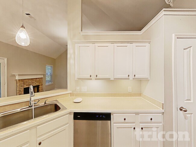 Photo - 202 Foster Dr