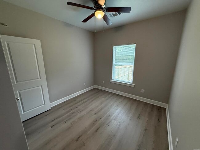 Photo - 5703 Valley Dr