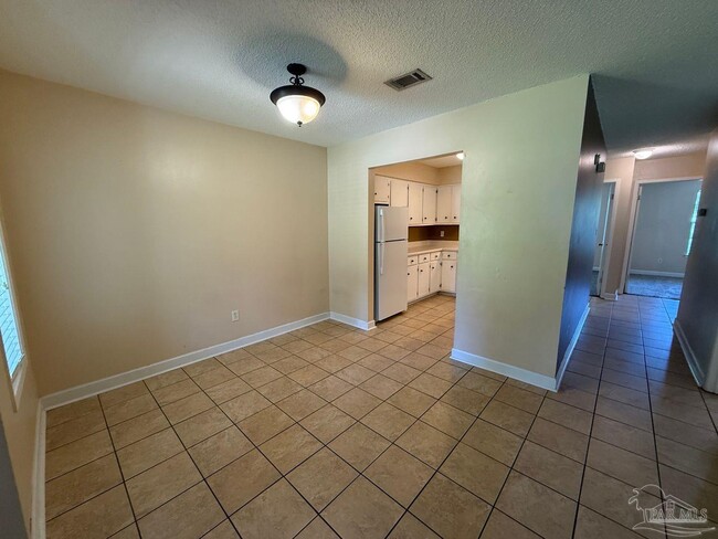 Photo - 9221 Beatrice Rd