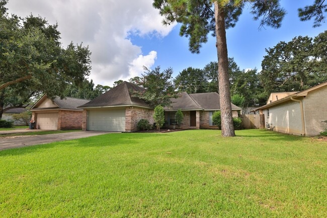 Photo - 16035 Hollow Rock Dr