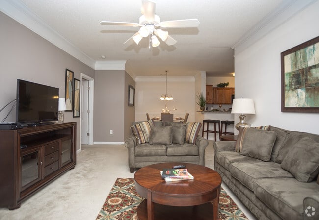 2BR, 2BA - 1,463 SF