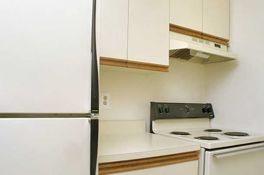 Kitchen - Treetop Apartments