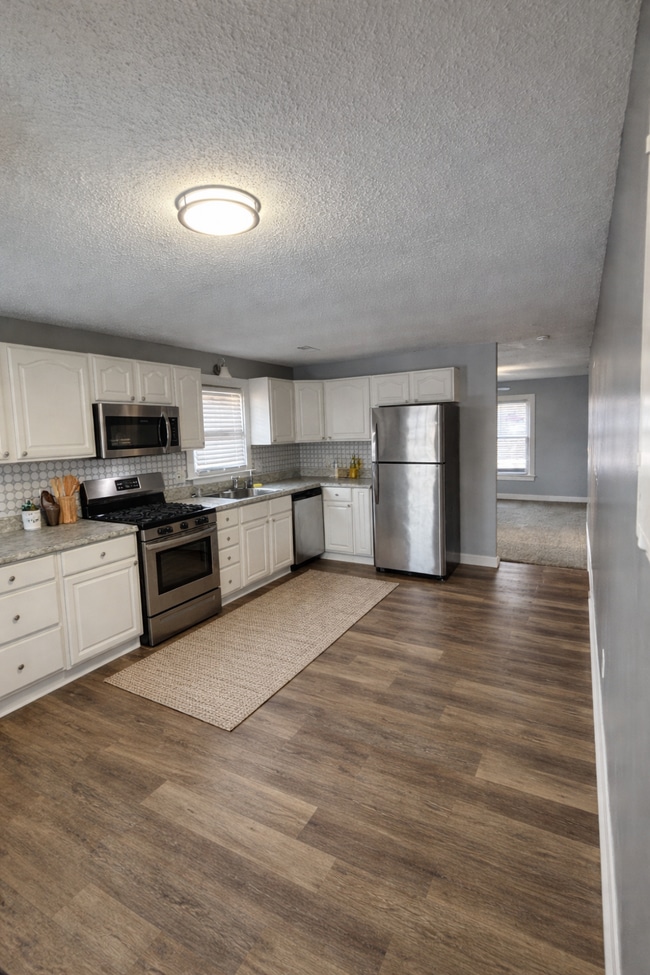 Photo - 2405 Buttonwood Ct