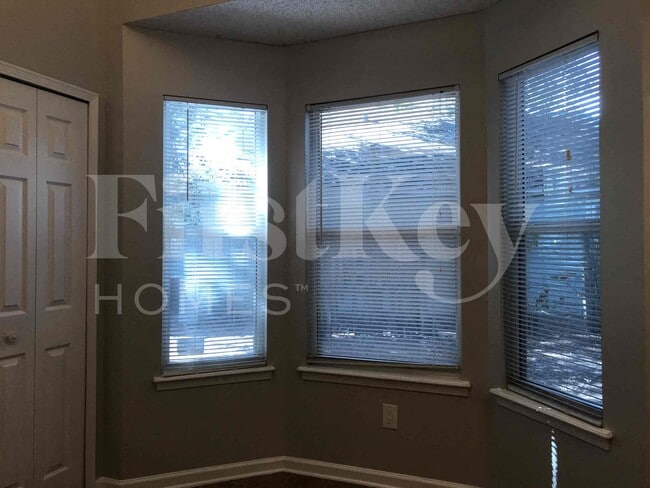 Photo - 7852 Catskills Ct