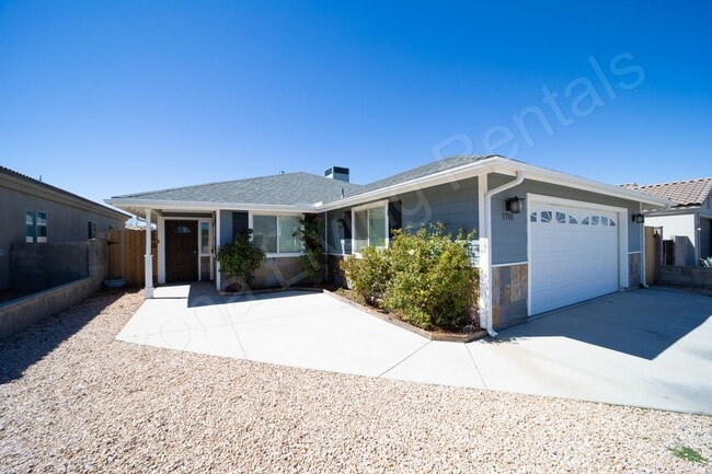 Photo - MODERN COMFORT IN PRIME LOCATION