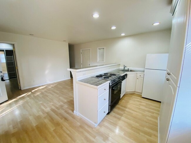 Photo - One Bedroom Cottage Style Home in Central Everett Unit 3