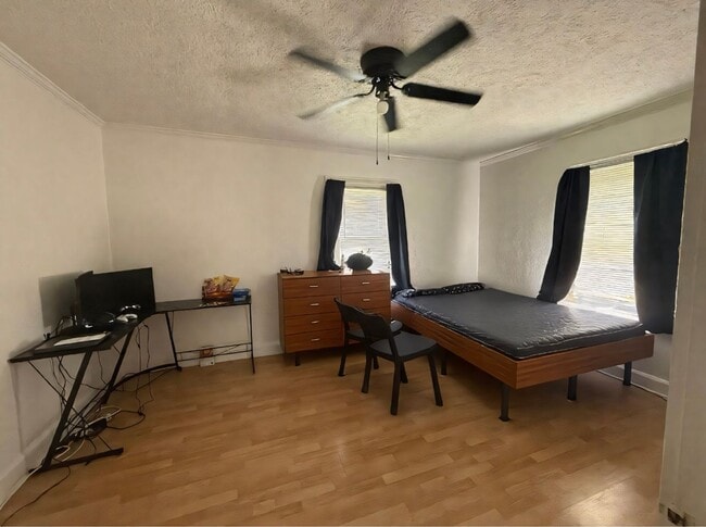 Photo - 3 bedroom 1 bath house w/ 2 car garage