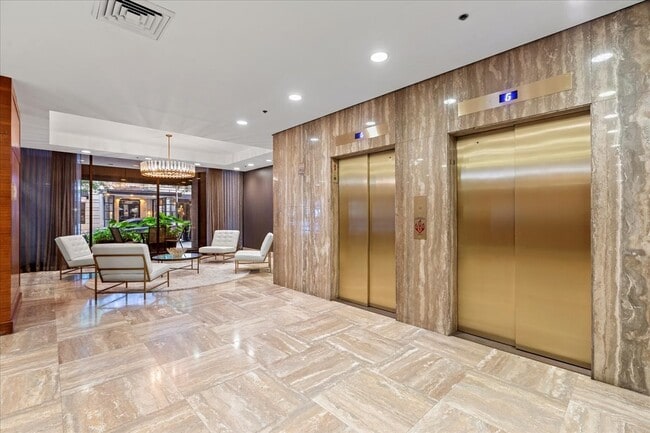 Photo - 40 E Delaware Pl Unit 805