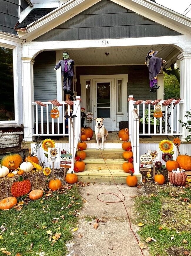 Building Photo - BURR OAK 2 Unit 1