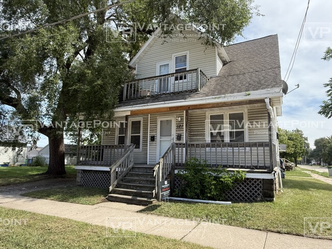 Photo - 521 12th Ave