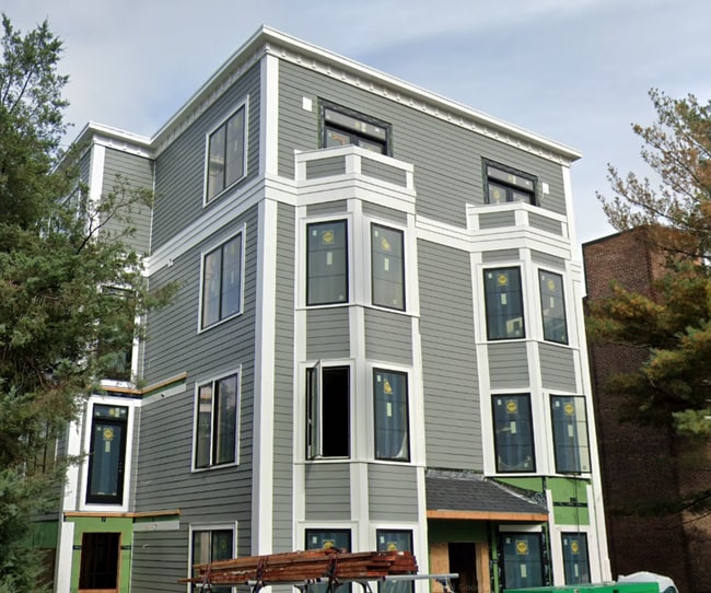 Photo - 104 Warren St