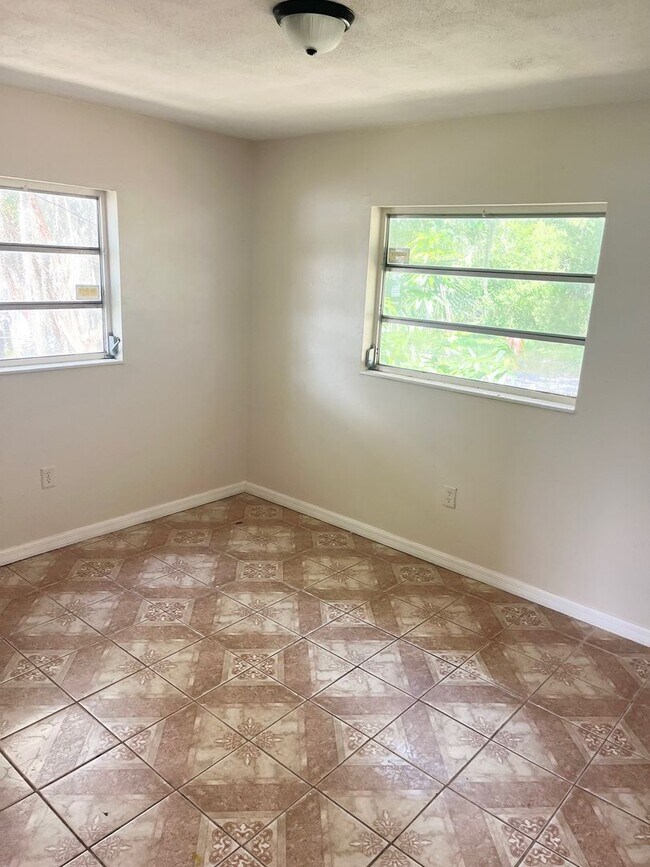 Photo - 37050 Howard Ave Unidad 37050 Howard