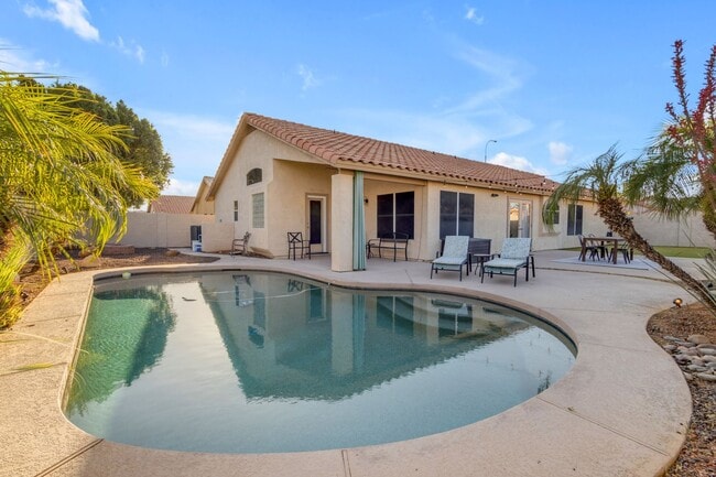 Building Photo - Rental opportunity in the heart of Chandler!