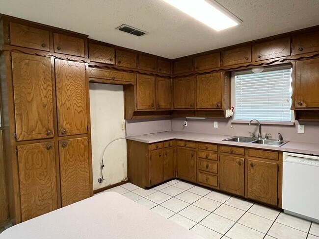 Photo - 3608 Tarrant Main St