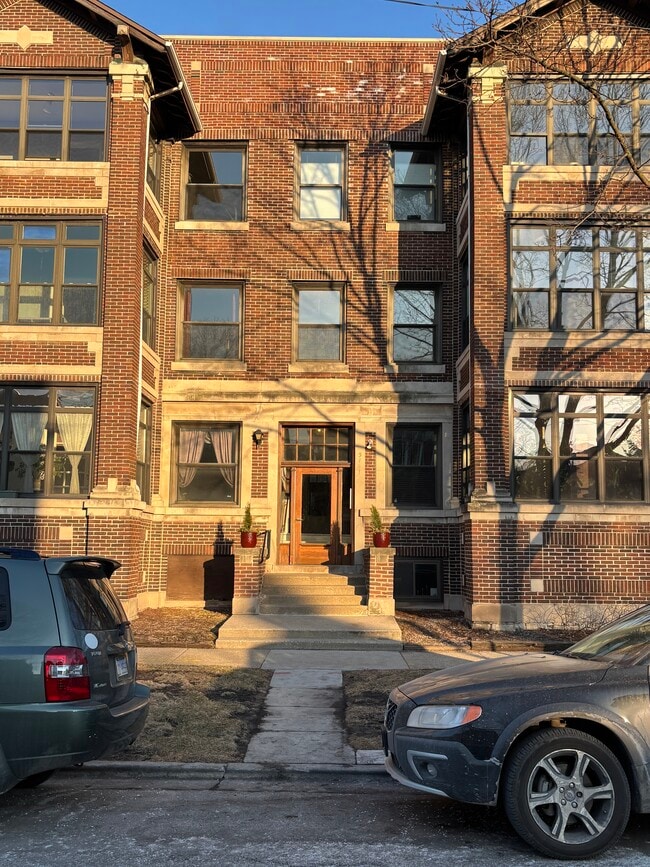 Photo - 5141 S Ellis Ave Unidad 2