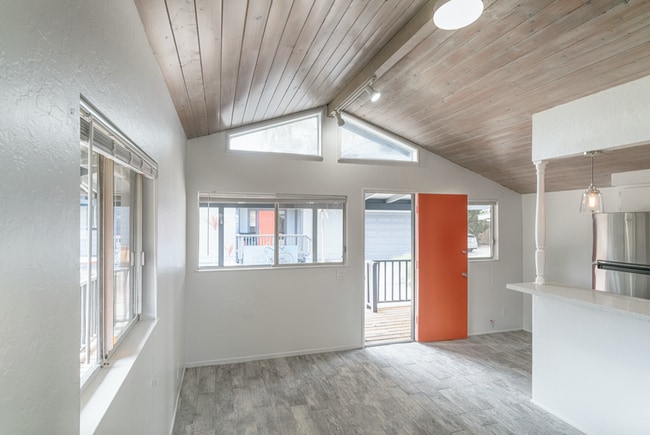 Photo - 1 Bedroom/1 Bathroom - Isla Vista Unit Bungalow - 932 CDS