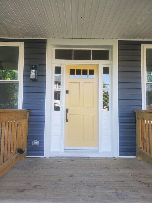 Building Photo - 5511 Carter Ave Unit 5511 Carter Ave.  3