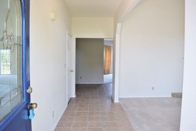 Photo - Beautiful 3 bedroom, 2 bathroom condo!