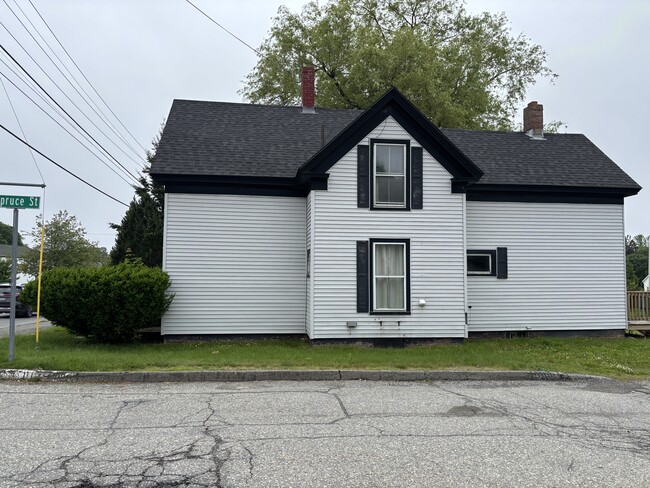 Photo - 74 Maverick St