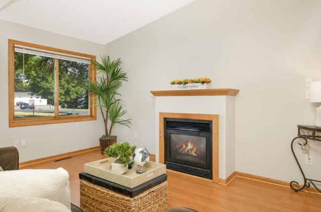 Photo - 464 Roundhouse St