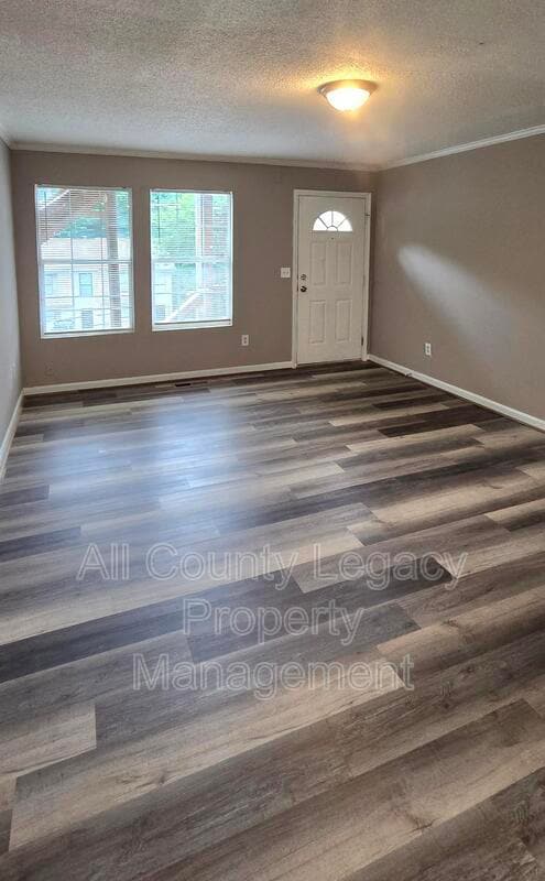 Photo - 4675 Lois Dr