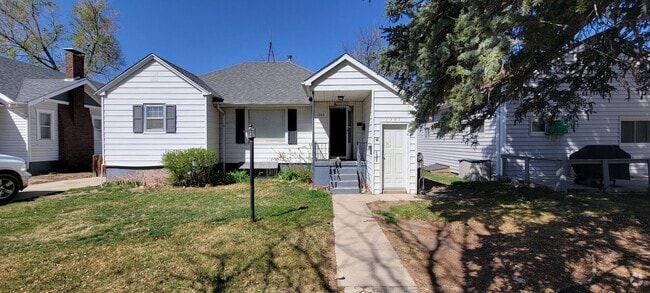 Building Photo - 1305 12th St Rental