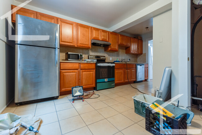 Building Photo - 50 Brock St Unit 3 Rental