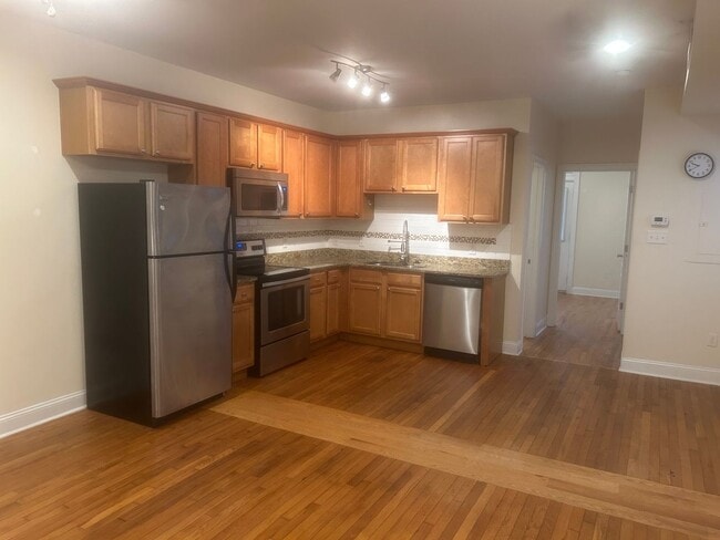 Building Photo - 2409 Floyd Ave Unit #2