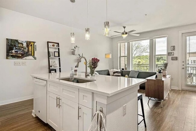 Photo - 1900 Barton Springs Rd Unit 5040