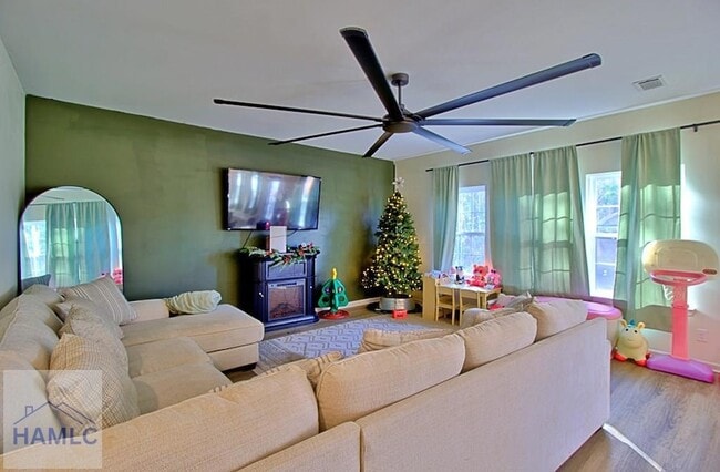 Photo - 980 Turpentine Trl