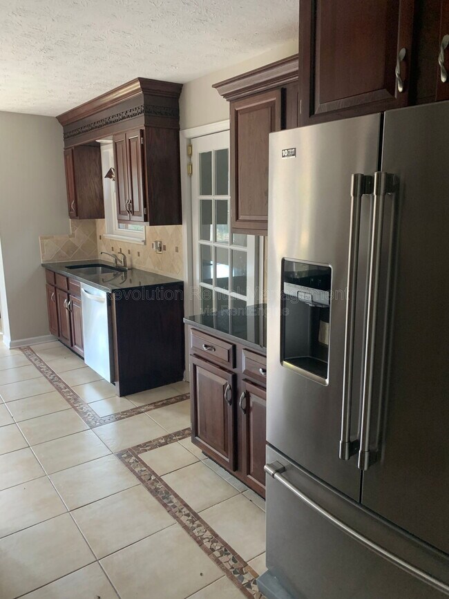 Photo - 8373 Brewer Rd