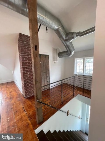 Photo - 19 W 2nd St