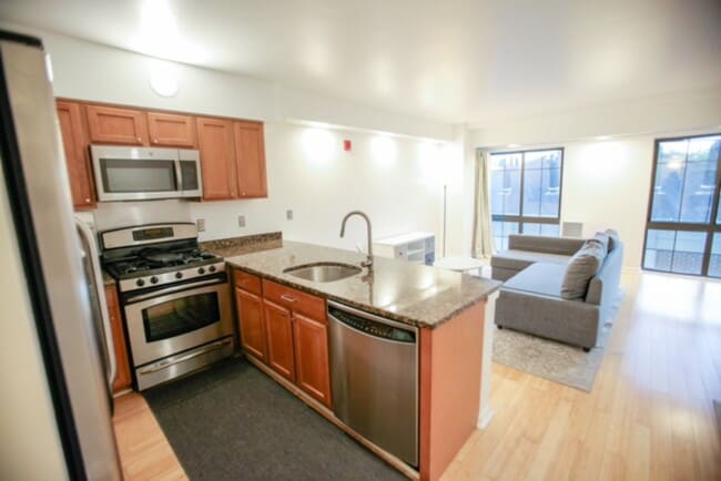 Building Photo - 7915 Eastern Ave Unit 314